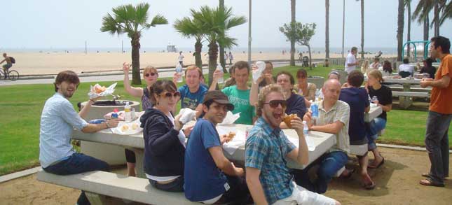 omnomnomnoms omnomnomnoms